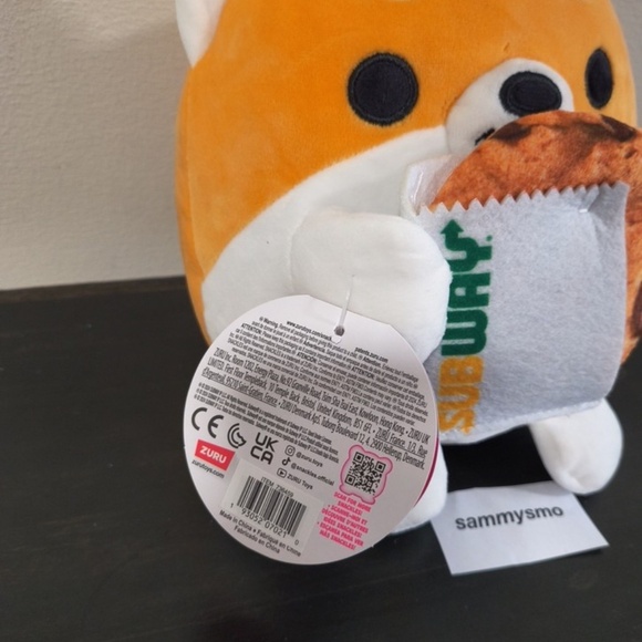 Zuru Snackles Series 2 Shaun The Dog Holding Subway Cookie 8" Plush NEW - Picture 4 of 6